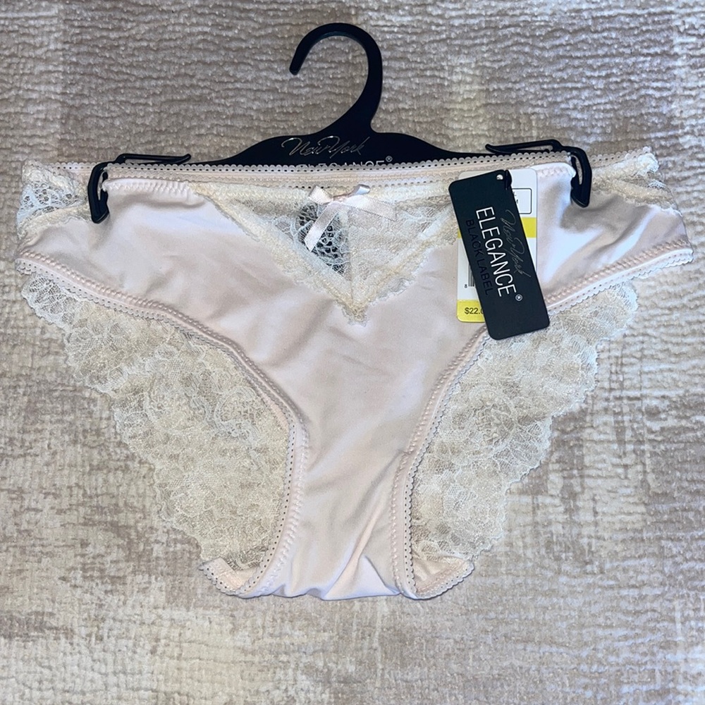 NWT New York Elegance Lace Panty in Soft Pink